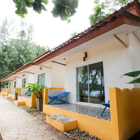 Issara Beach Resort Sichon Eksteriør bilde