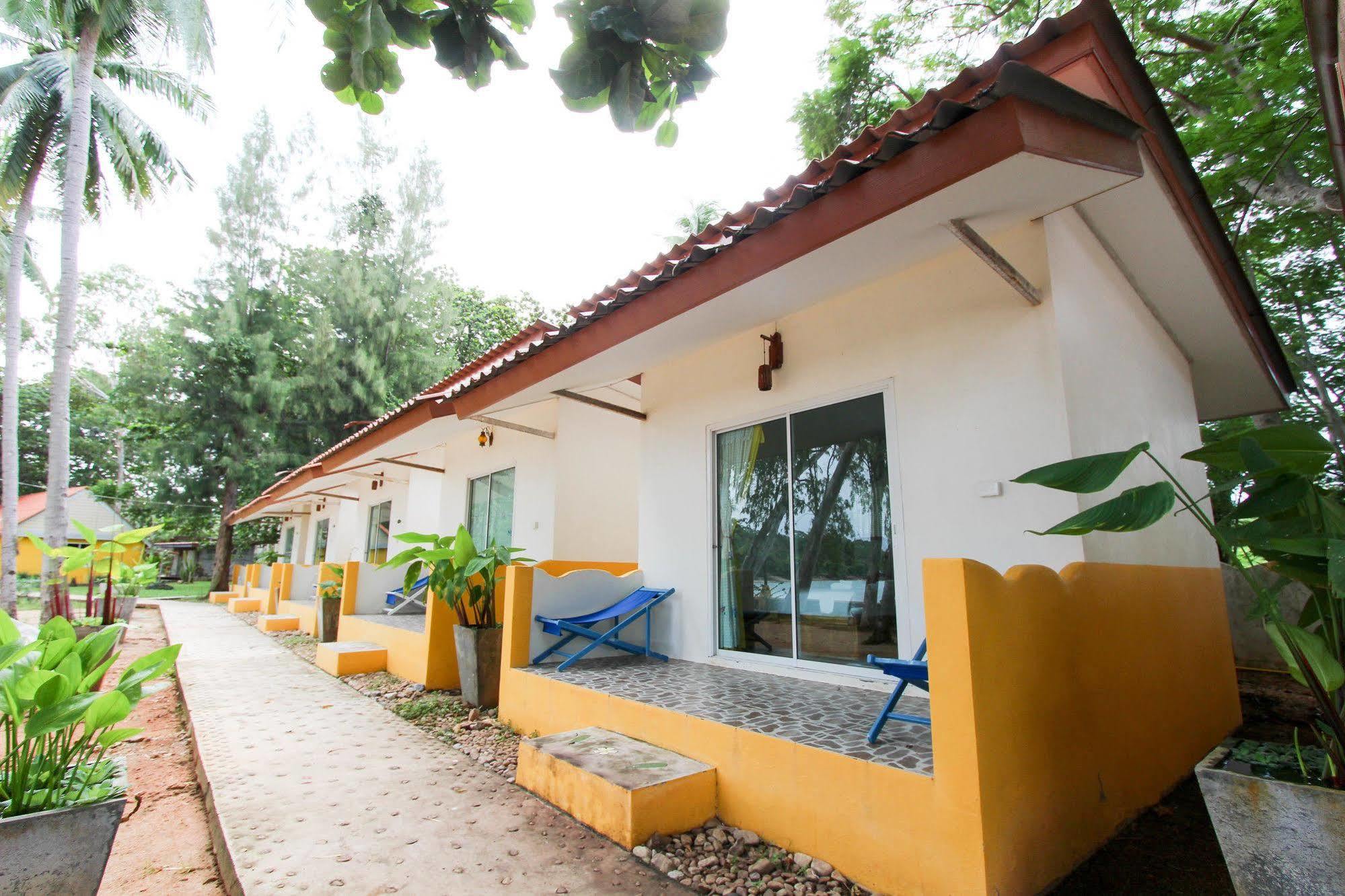 Issara Beach Resort Sichon Eksteriør bilde