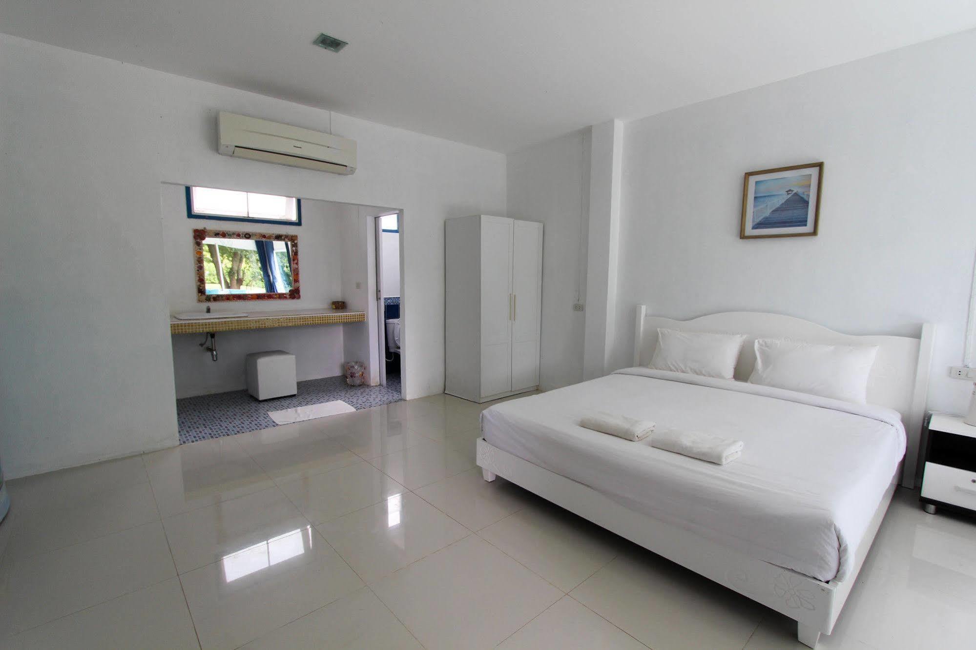 Issara Beach Resort Sichon Eksteriør bilde
