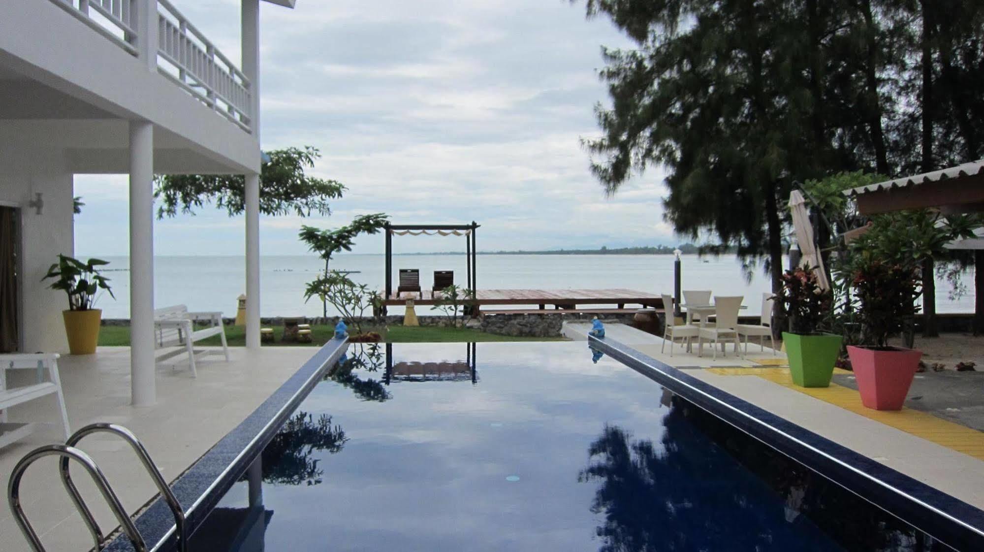 Issara Beach Resort Sichon Eksteriør bilde