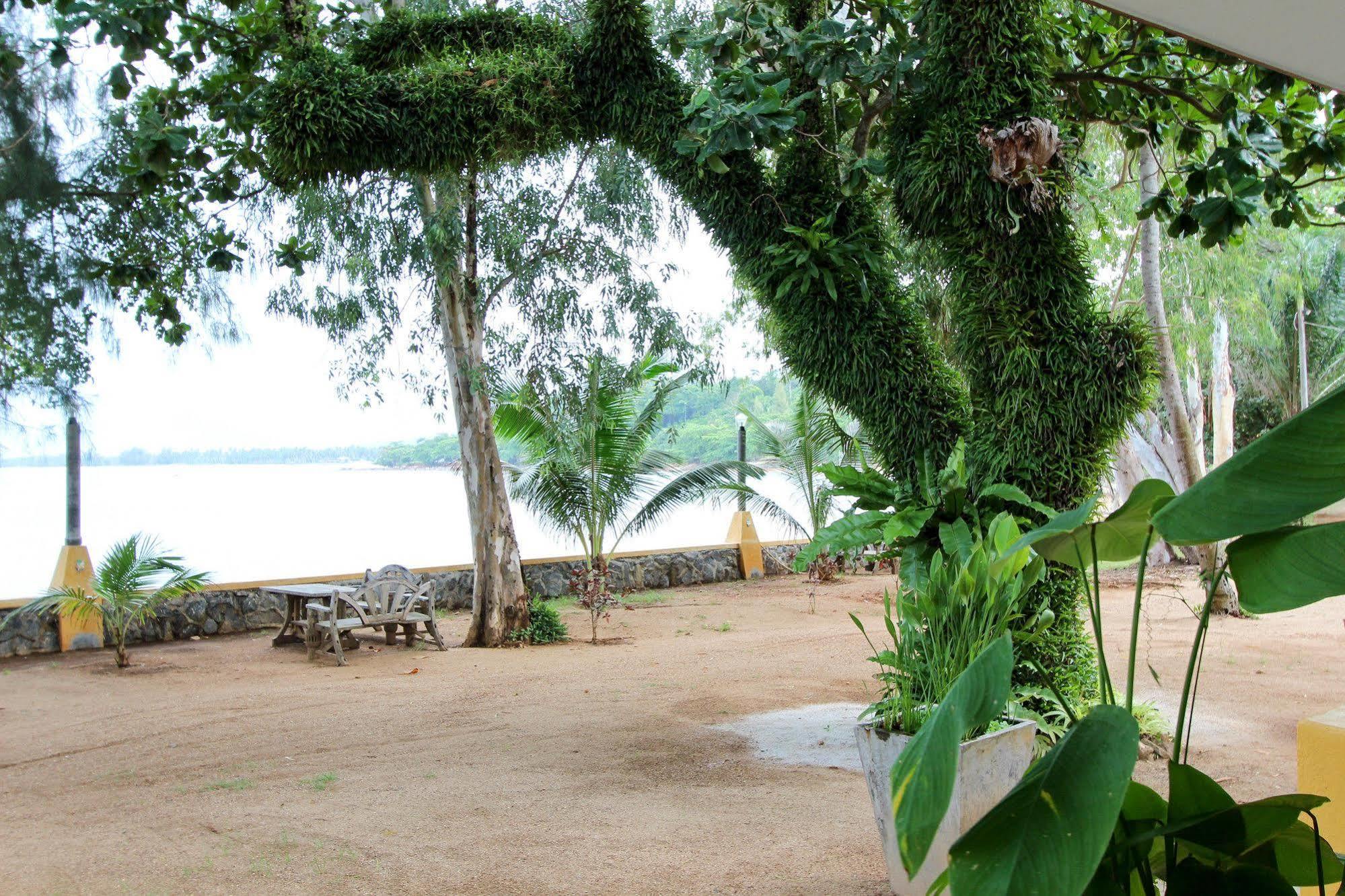 Issara Beach Resort Sichon Eksteriør bilde