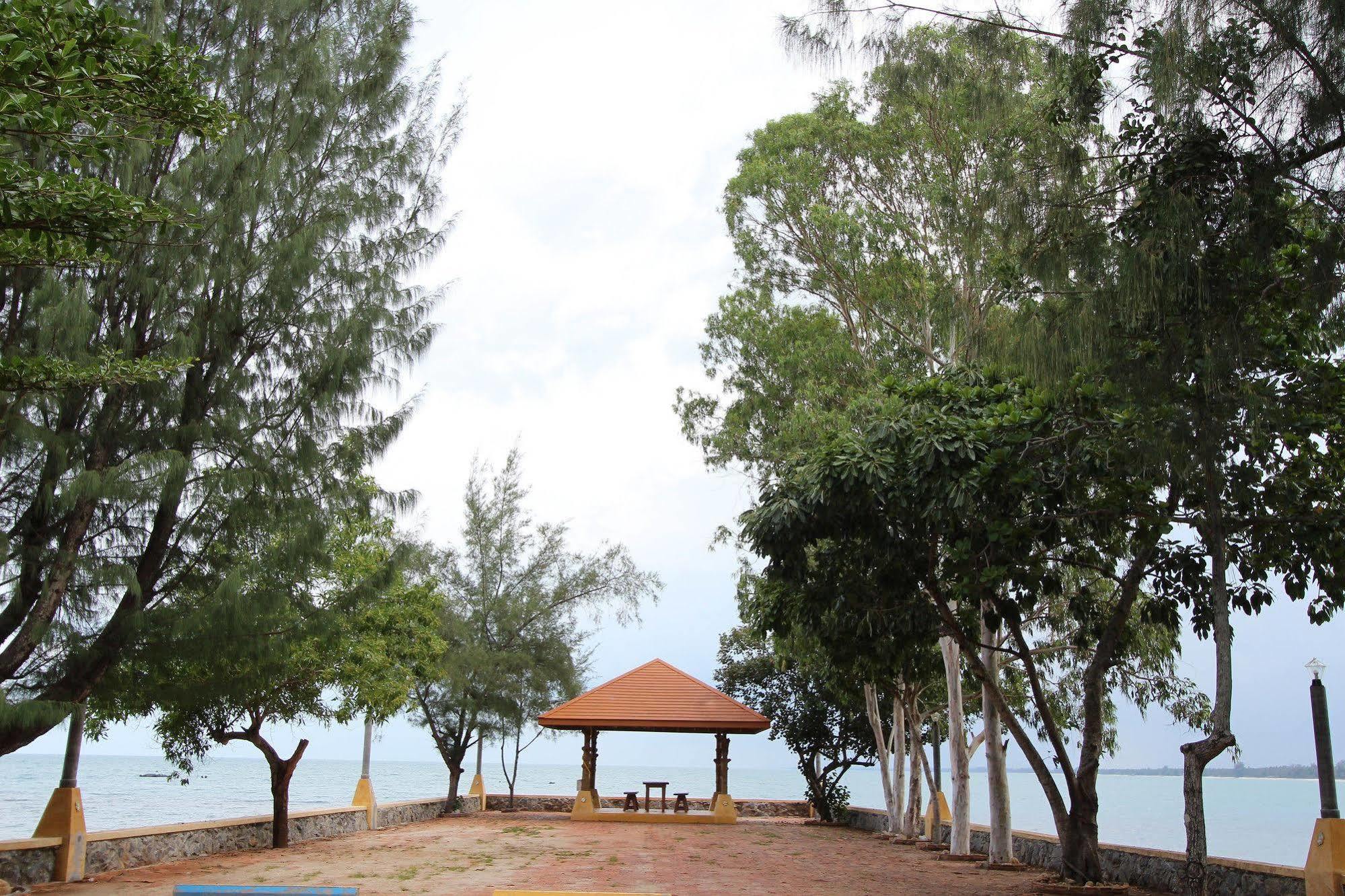 Issara Beach Resort Sichon Eksteriør bilde